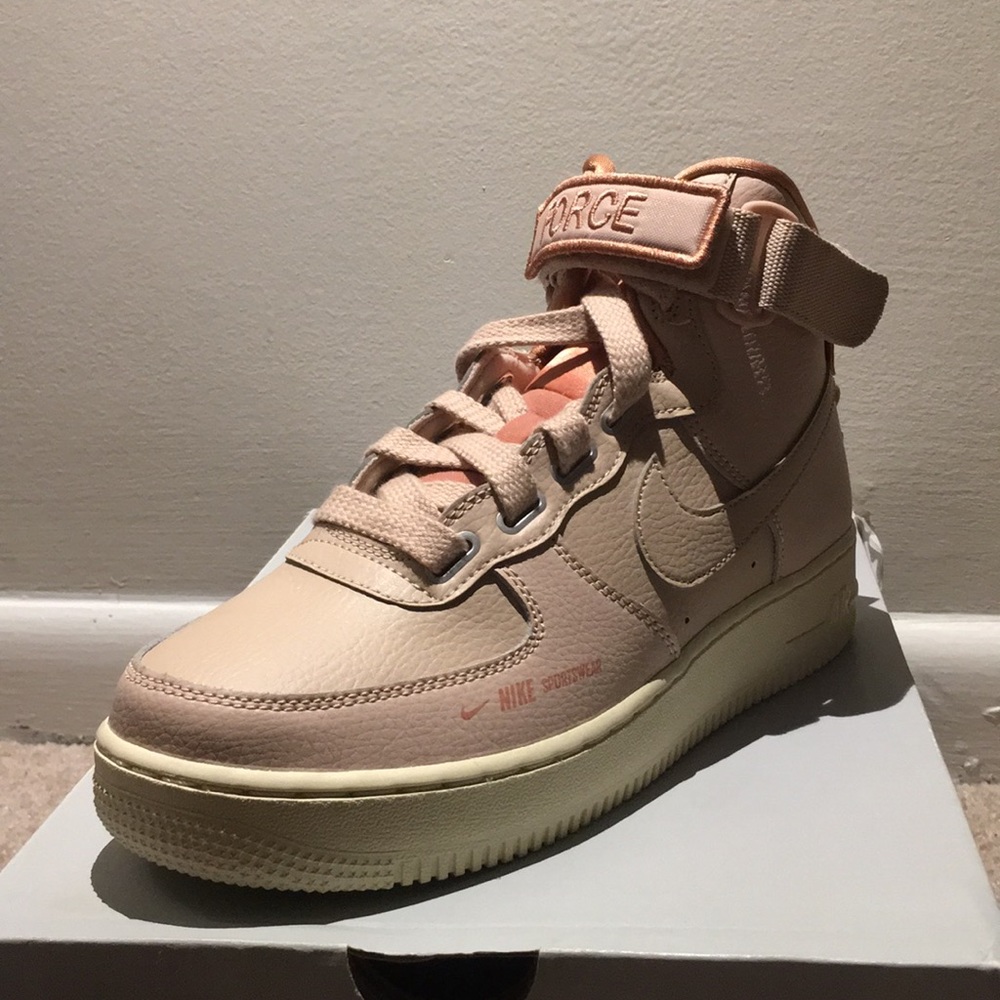 Nike Air Force 1 HI UT AJ7311 200 pink size 8.5 ✅